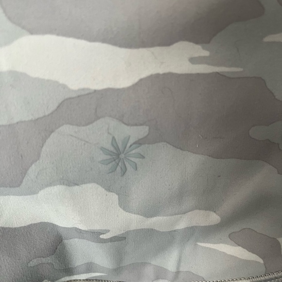 Athleta Elation Camo 7/8 Tight - Picture 4 of 4